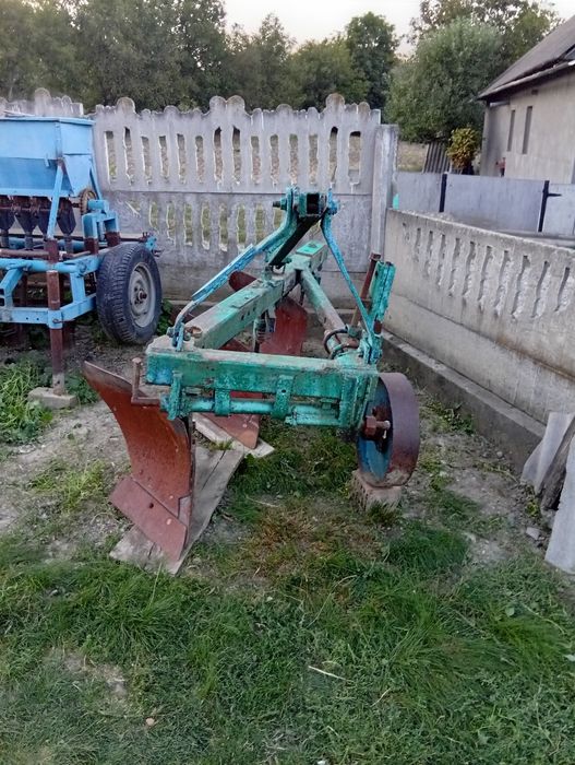 Продаю плуг для трактора