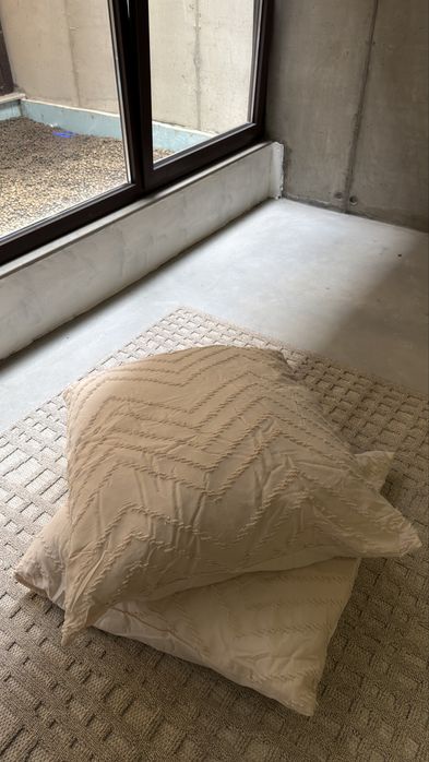 Conjunto: Edredão 135x200 + 2 Enchimentos de Almofada + 2 Almofadas