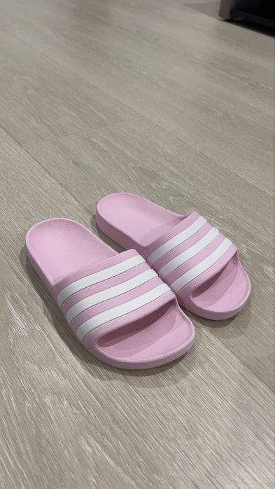 Шльопанці Adidas