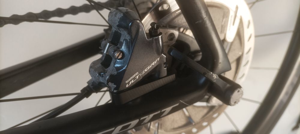 Bicicleta SCOTT Addict 10 disc prateada 2022
