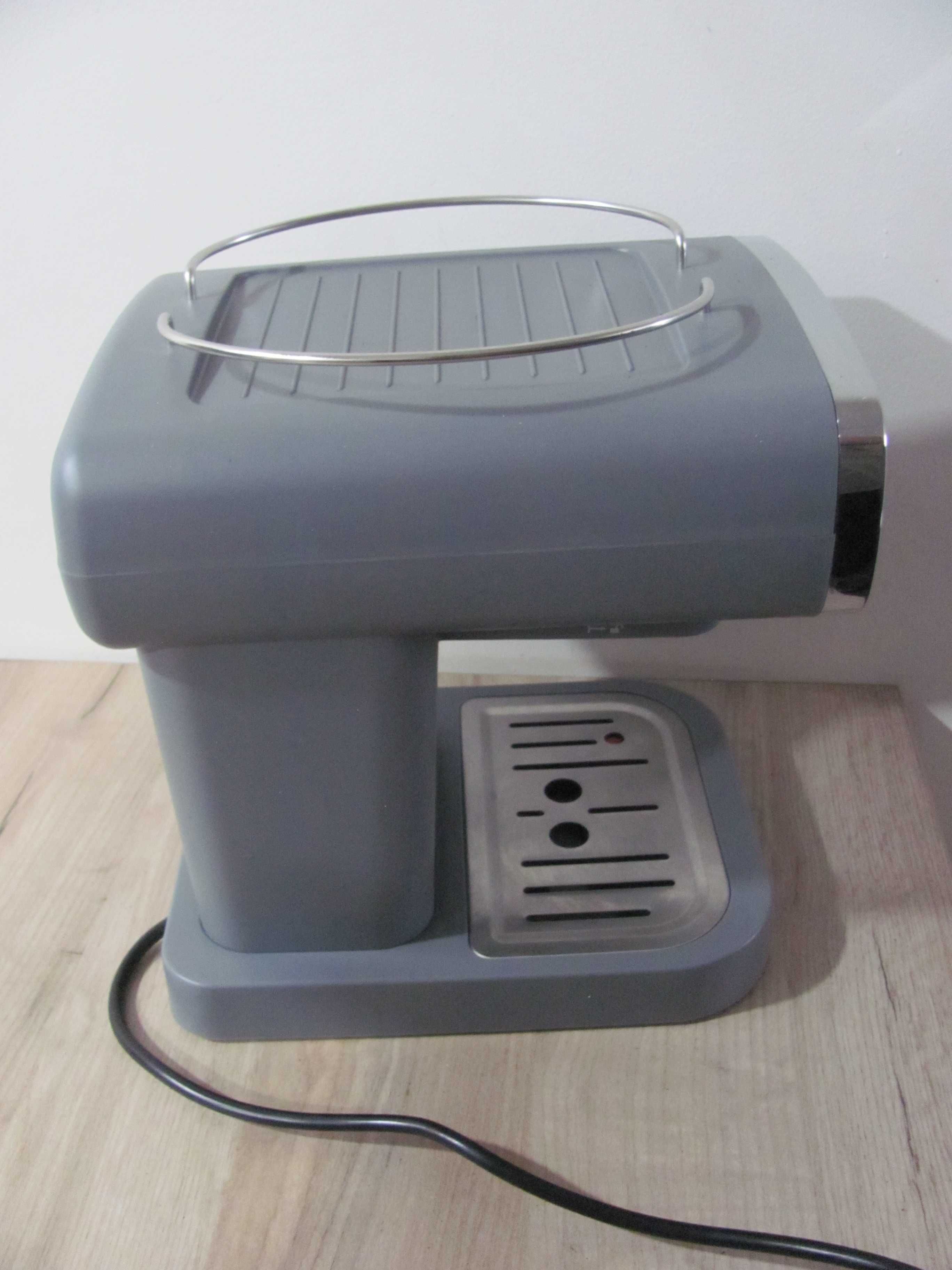 Ekspres do kawy ciśnieniowy SILVERCREST SEM 1050 A1