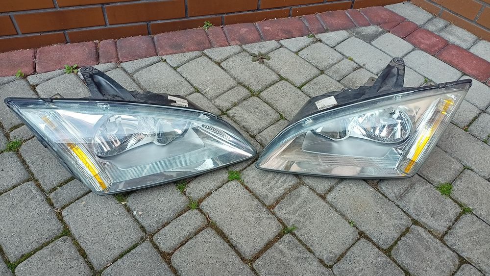 Lampa ford focus MK2