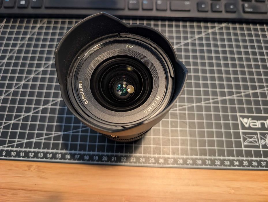 Objectiva Sony 20mm f/1.8 G