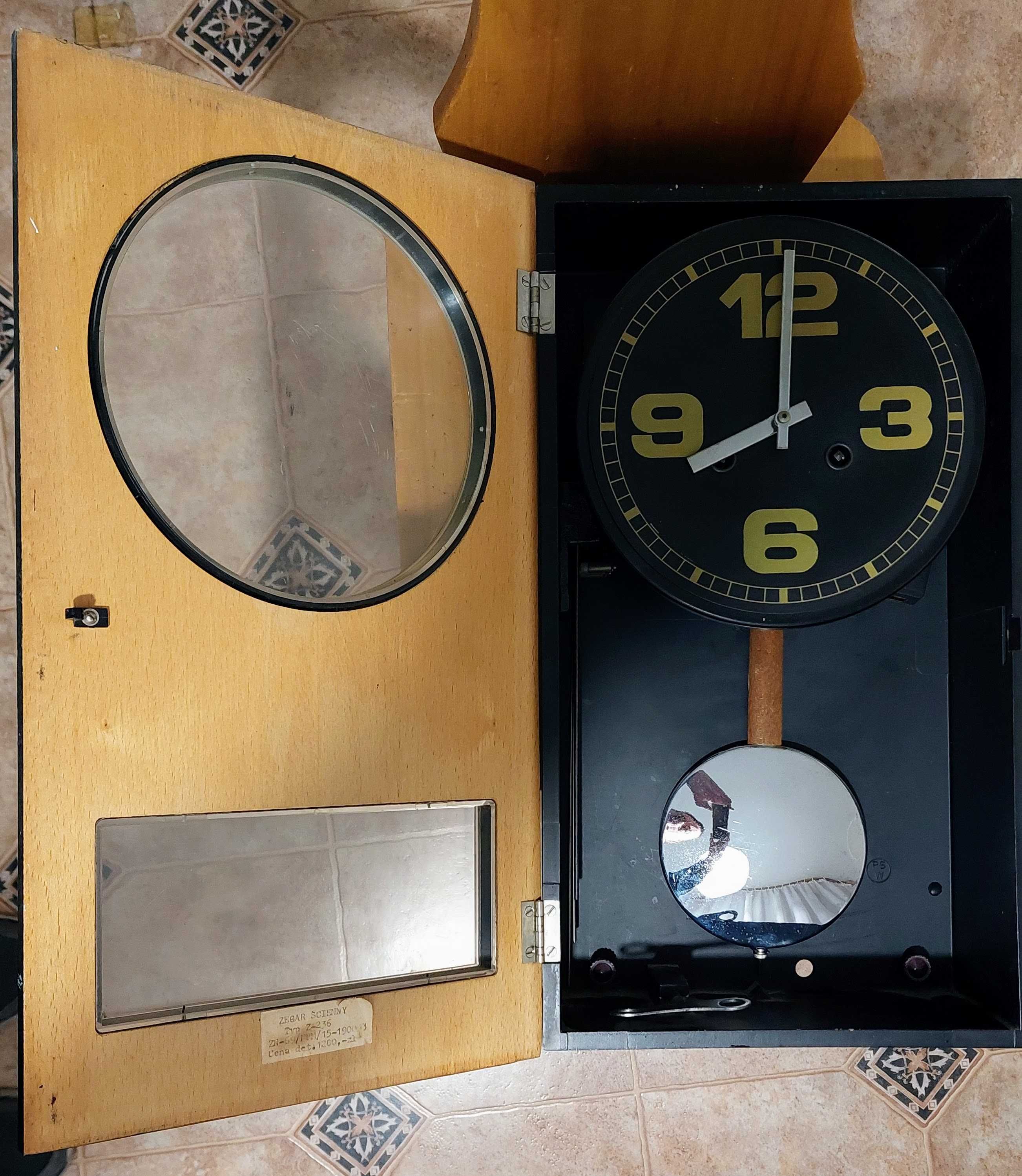 Polski zegar ścienny, wahadłowy Predom Metron Typ Z-236 PRL lata 70-80