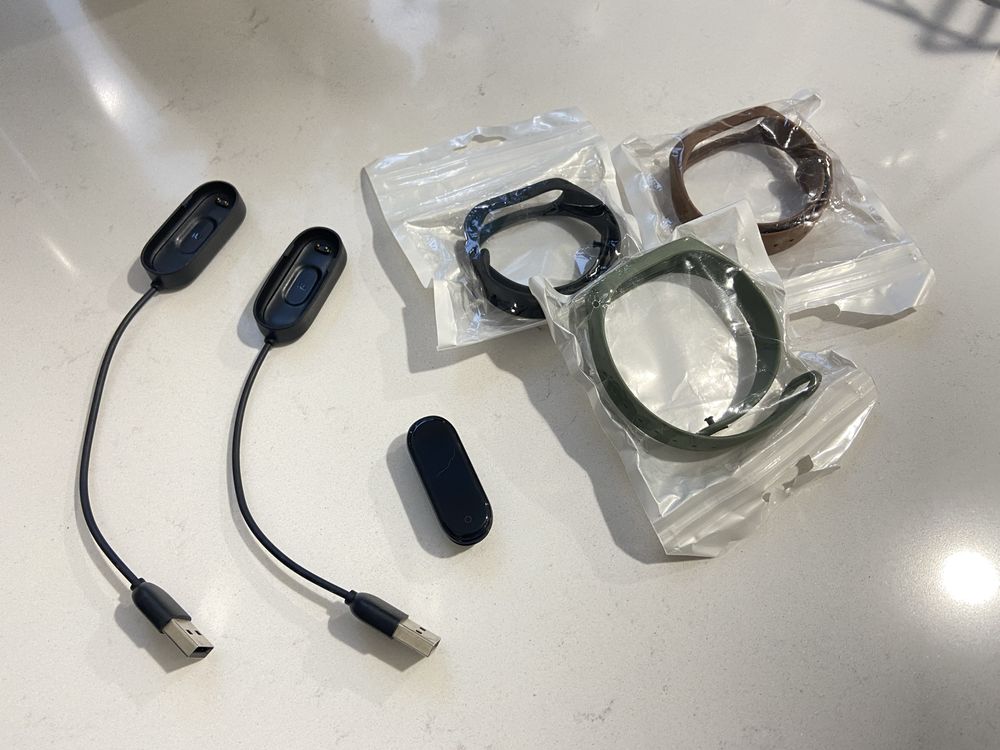 Xiaomi Mi band 4 + 2 carregadores + 3 pulseiras