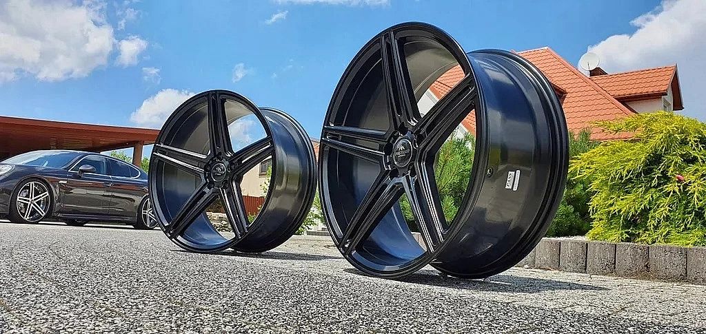 Felgi Forzza Bosan do Ford Mustang 8,5x 19 Cali