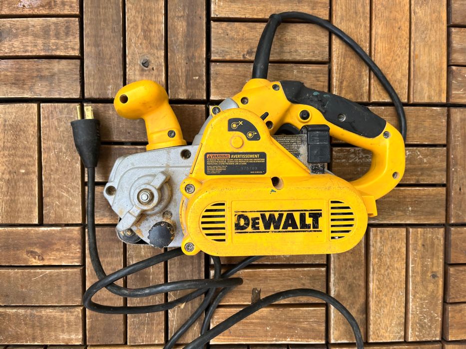 Szlifierka Taśmowa Dewalt 433