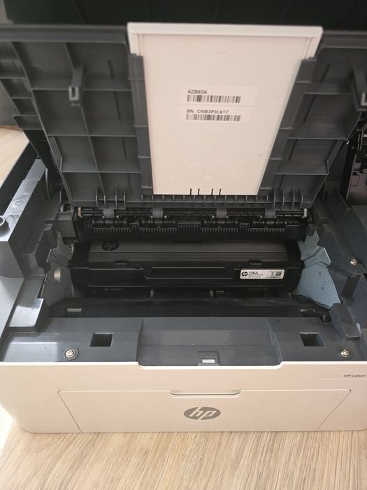 Продпється принтер HP Laser MFP 135w