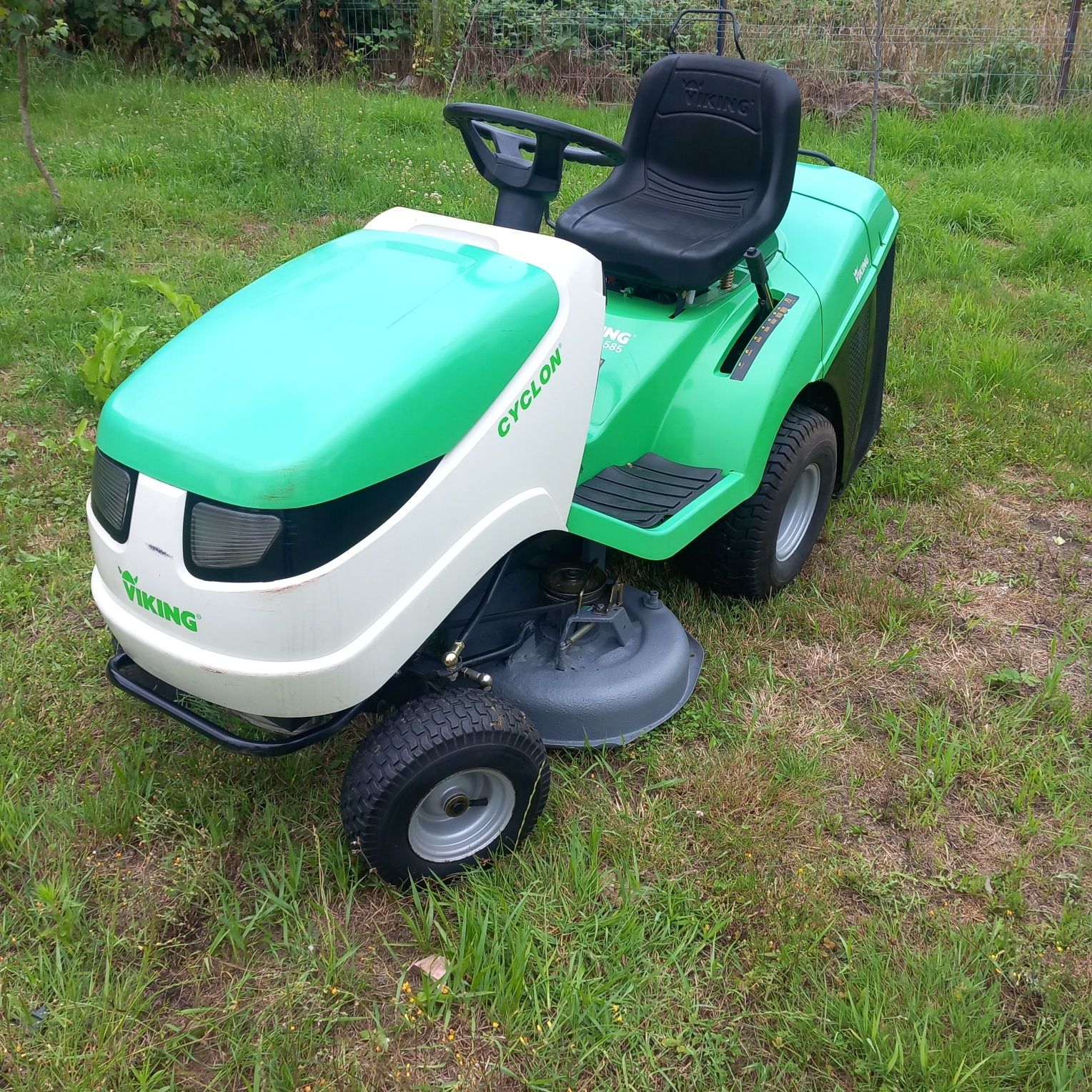 Traktorek  kosiarka VIKING MT585 13.5HP BRIGGS
