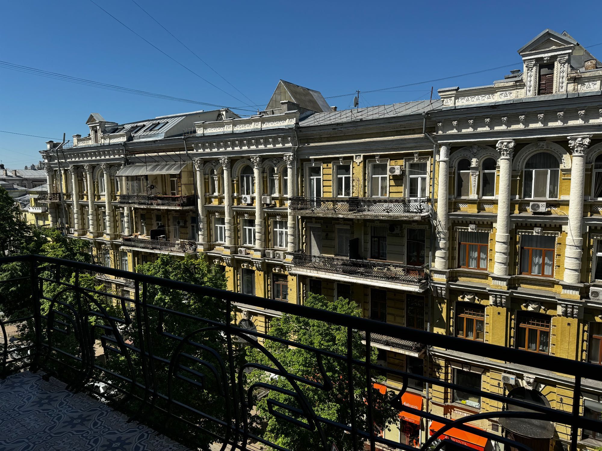Продам нову 3-кімнатну квартиру Авторський ремонт Заньковецька 7