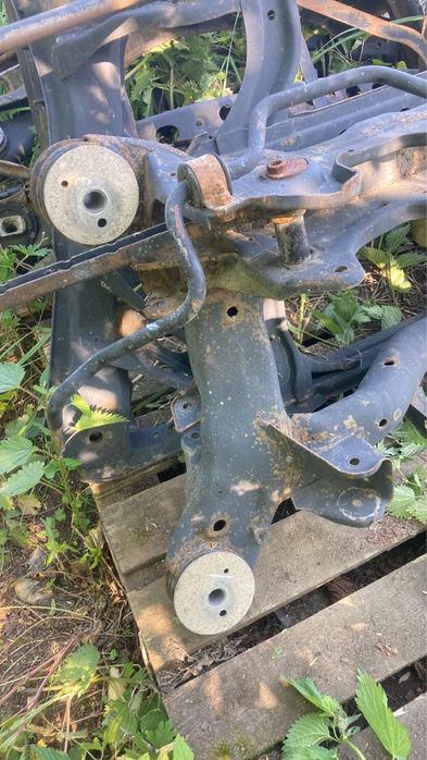 Підрамник задній балка Audi A6 quattro A6 C5 8E0505323D