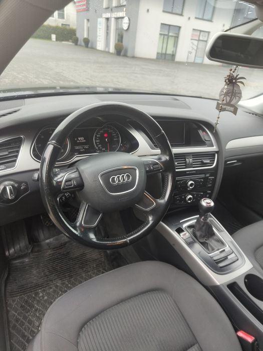 Audi A4 b8  S line po lifcie