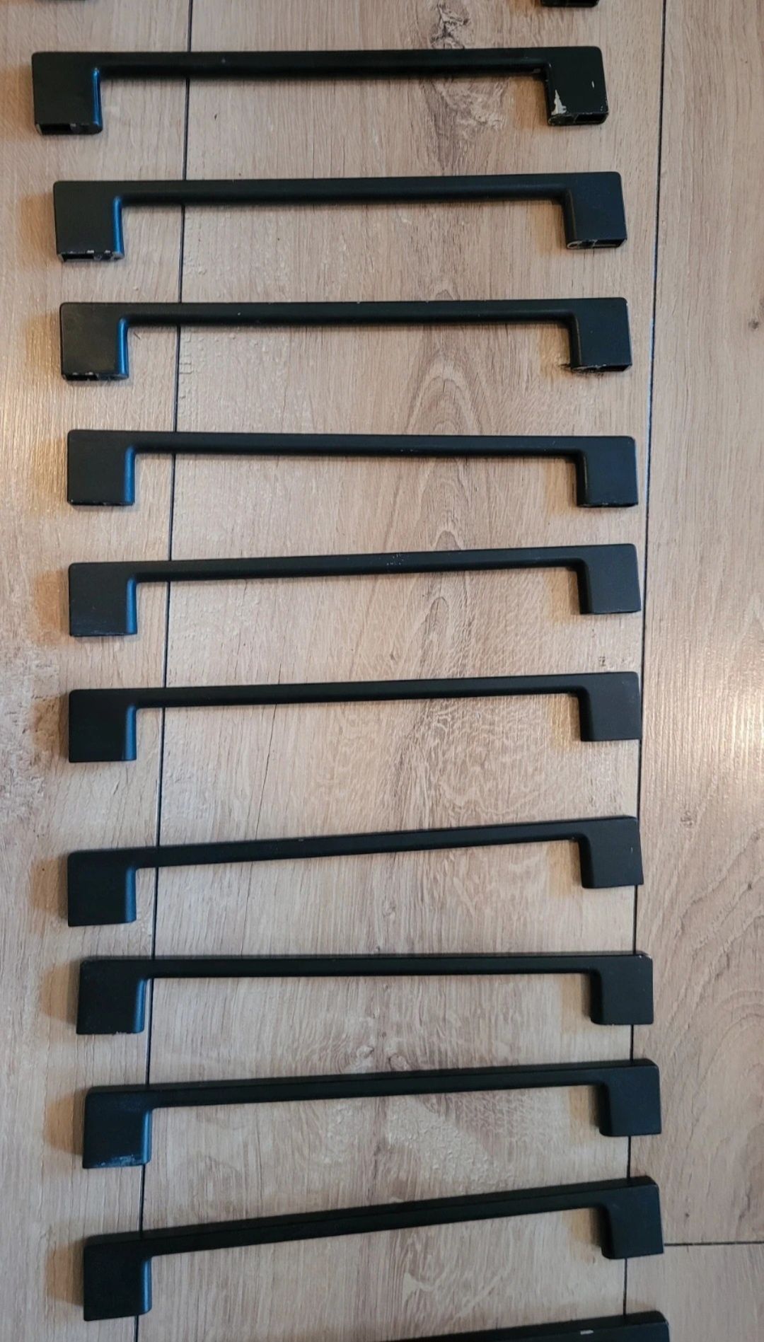 Uchwyty do szafek loft rozstaw mocowań 192 mm