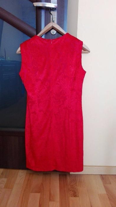 Czerwona elegancka sukienka + narzutka płaszczyk rozm. L/40