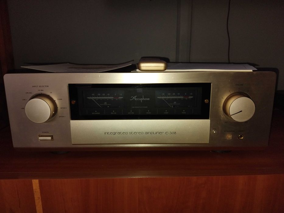 Wzmacniacz Accuphase E-308  z karta gramofonową AD-60 - wysyłka gratis
