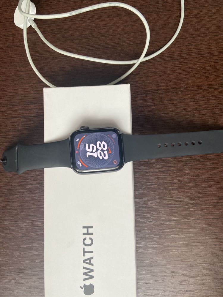 Apple Watch SE 44m