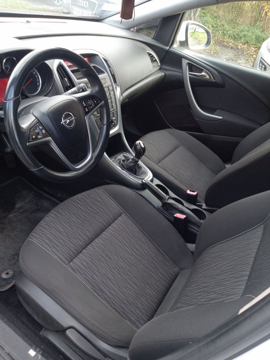Opel Astra j 2013r 1.7