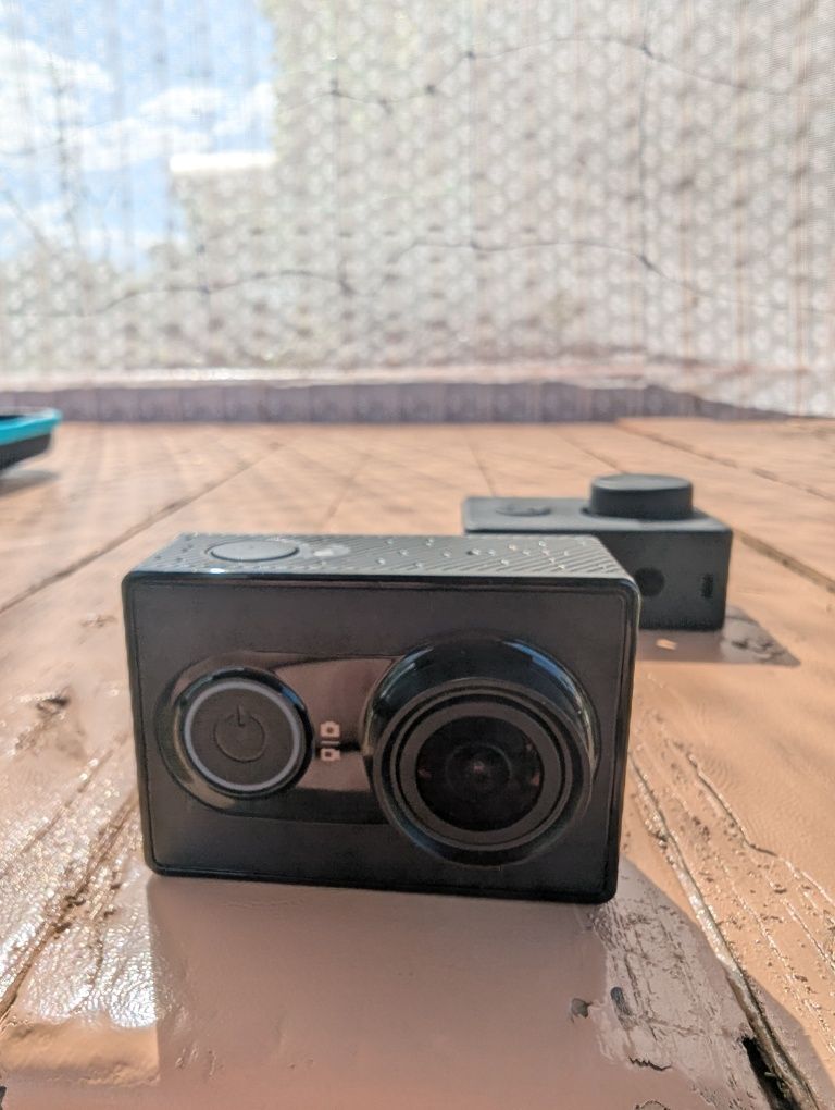 Продам xiaomi yi action camera
