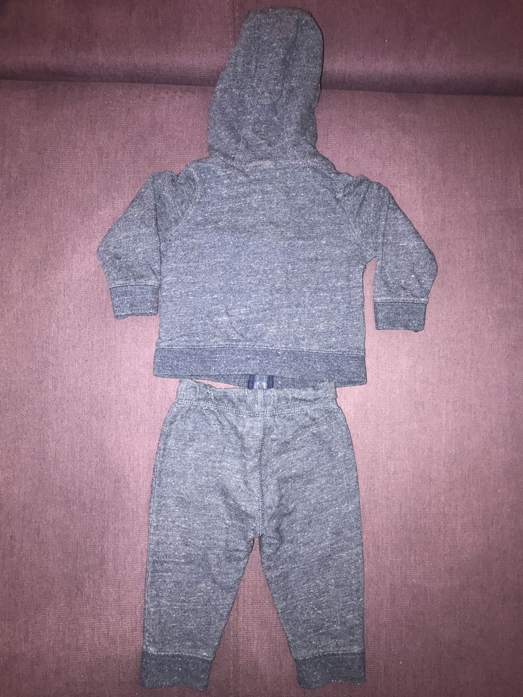 Продам детский костюм/комплект/набор Carter’s (кофта и штаны)