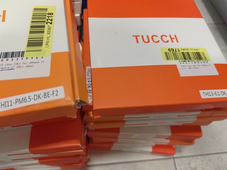 Sprzedam etui Tucch 30szt.