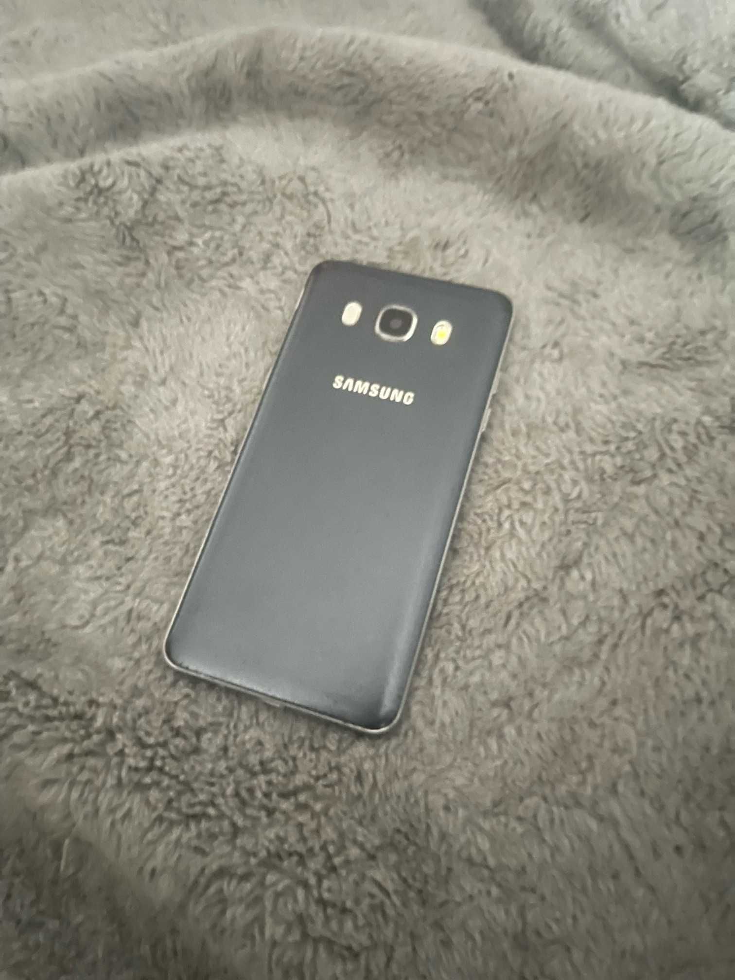Smartfon Samsung Galaxy J5 2016