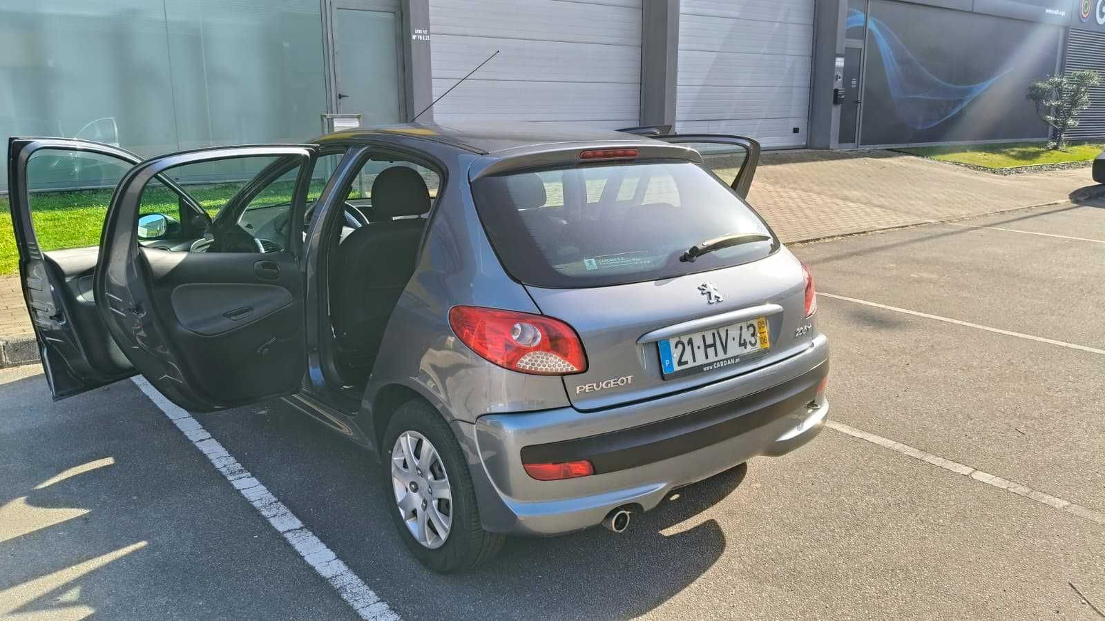Peugeot 206+ 1.1 Trendy Gasolina – Setembro 2009