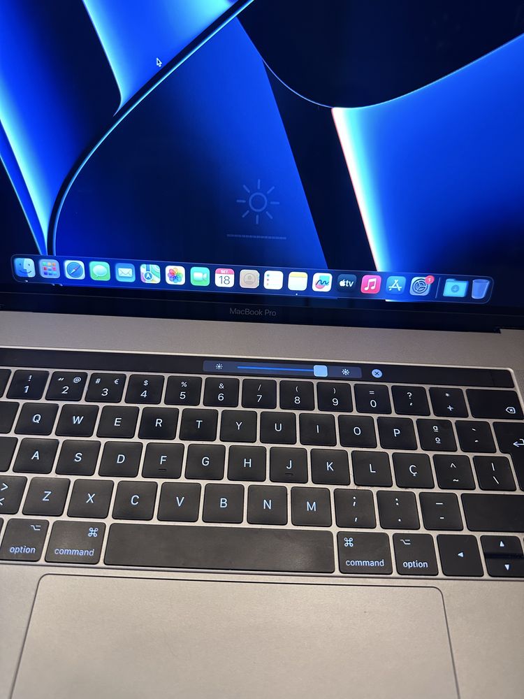 MacBook Pro 15” Touch Bar i7