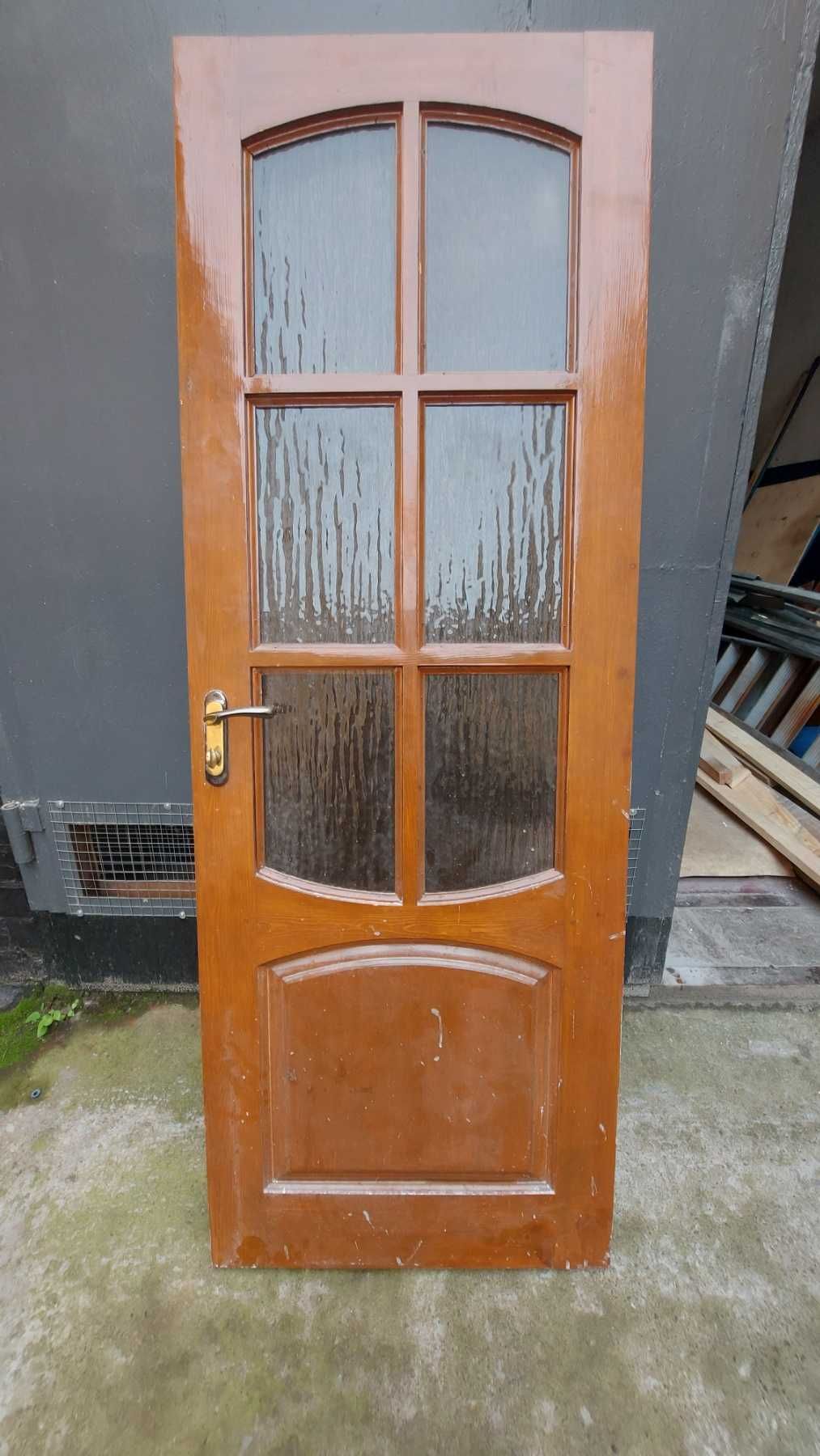 Двері міжкімнатні дерев'яні сосна різні