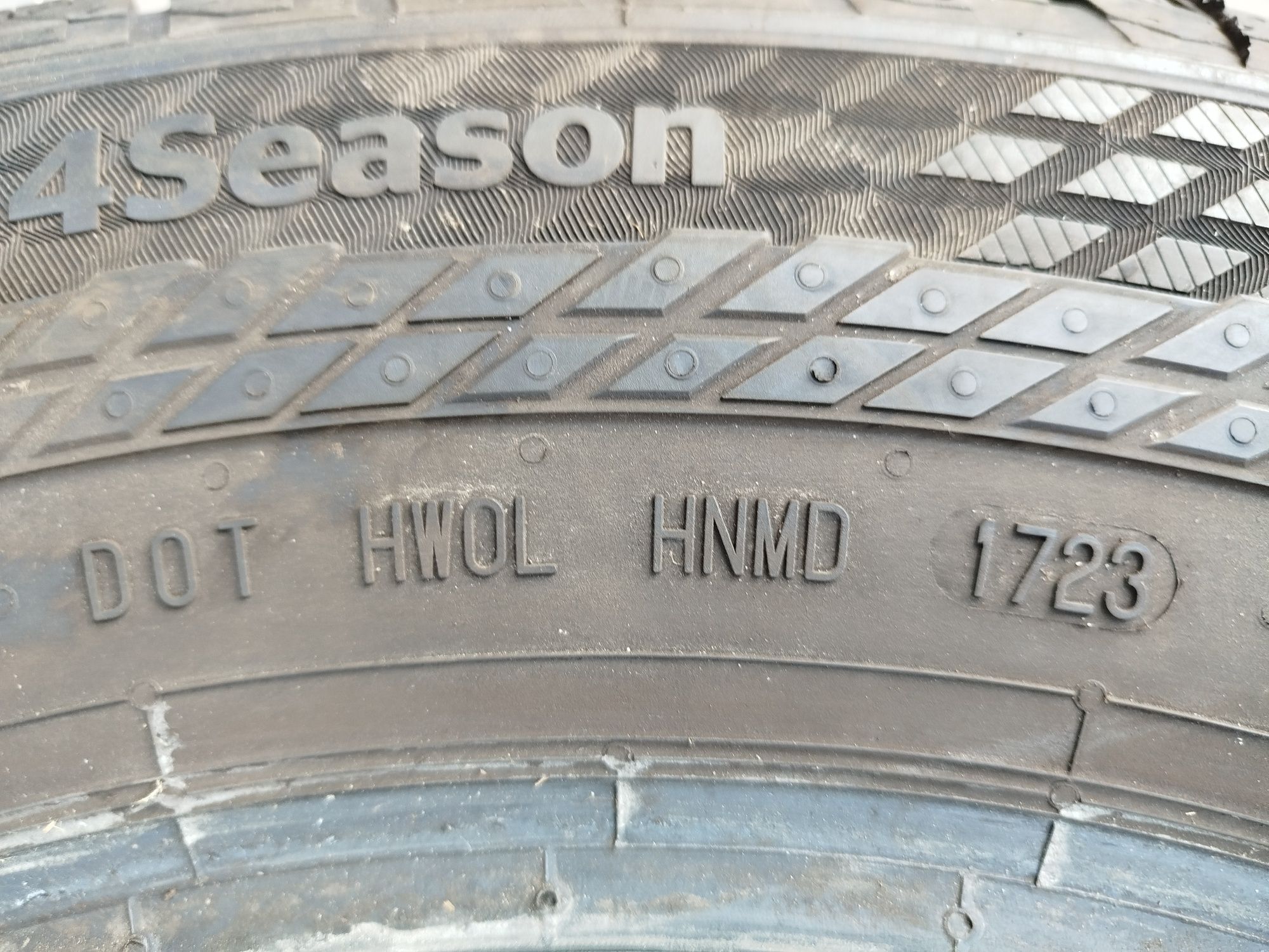 Opony całoroczne Continental 215/65R16C