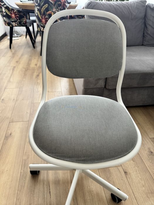 Krzeslo obrotowe dzieciece