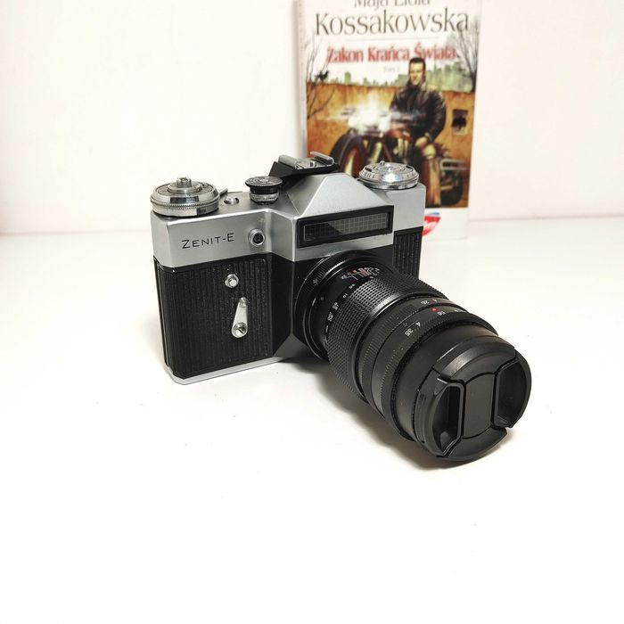 Zadbana Lustrzanka analogowa RETRO CCCP Zenit E z HANIMAR 135mm 1:3,5