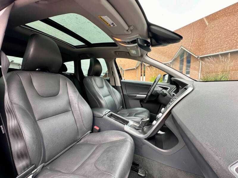 2016  Volvo  XC60