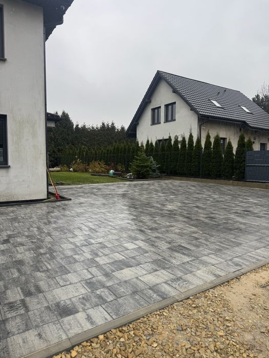 Układanie kostki brukowej, brukowanie, brukarz, terminowo