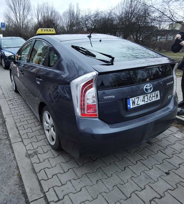 Wynajem toyota prius III UBER BOLT FREE NOW ITAXI  TAXI car rent ŁÓDŹ
