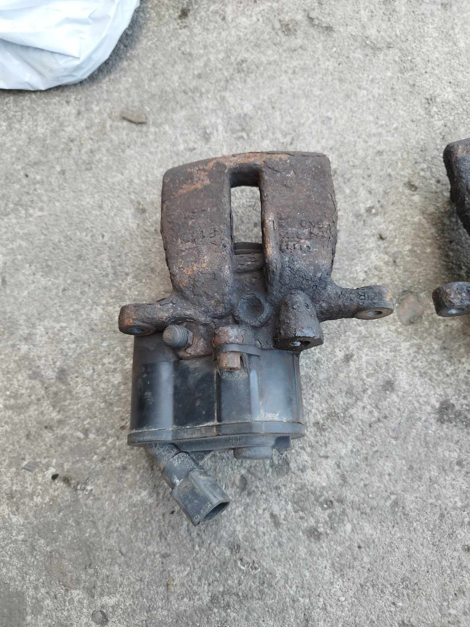 Zacisk Zaciski tył audi A6 C6