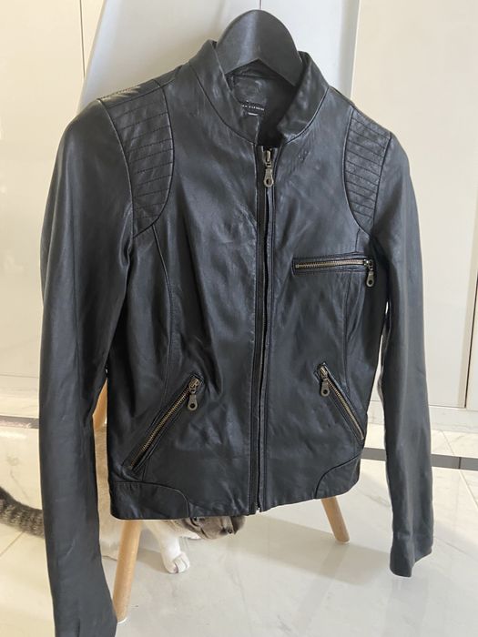 Casaco em pele ( Laura Clement)