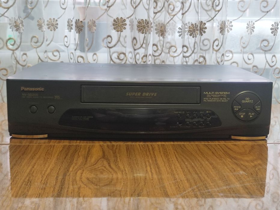 Panasonic  видеомагнитофон