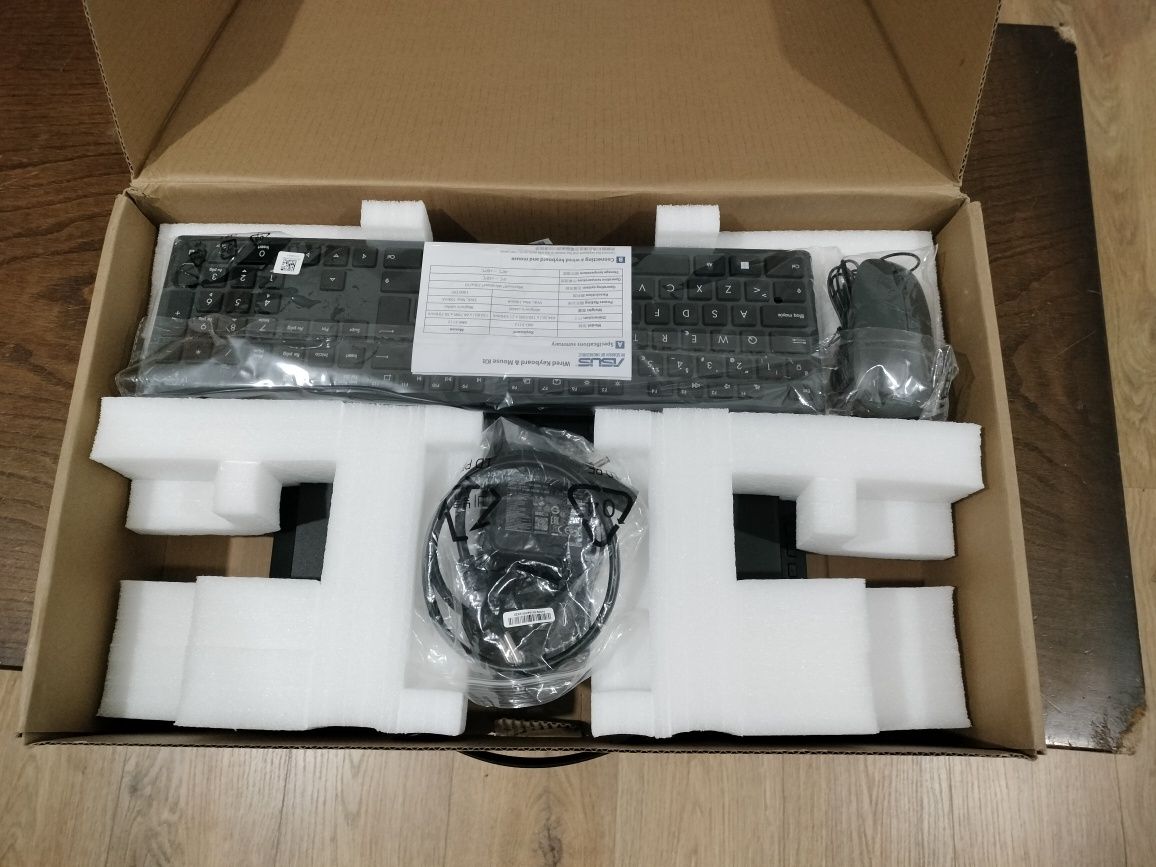 ASUS all-in-one touchscreen E1600W