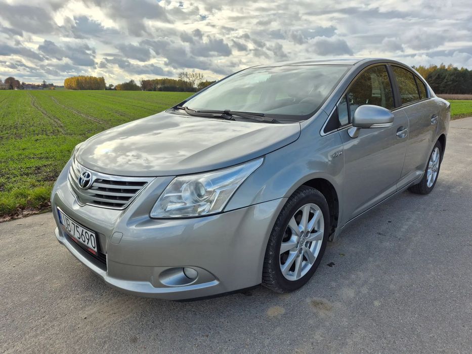 Toyota Avensis Toyota Avensis T27 2.2D 150KM, automat, niski przebieg, 100% sprawna