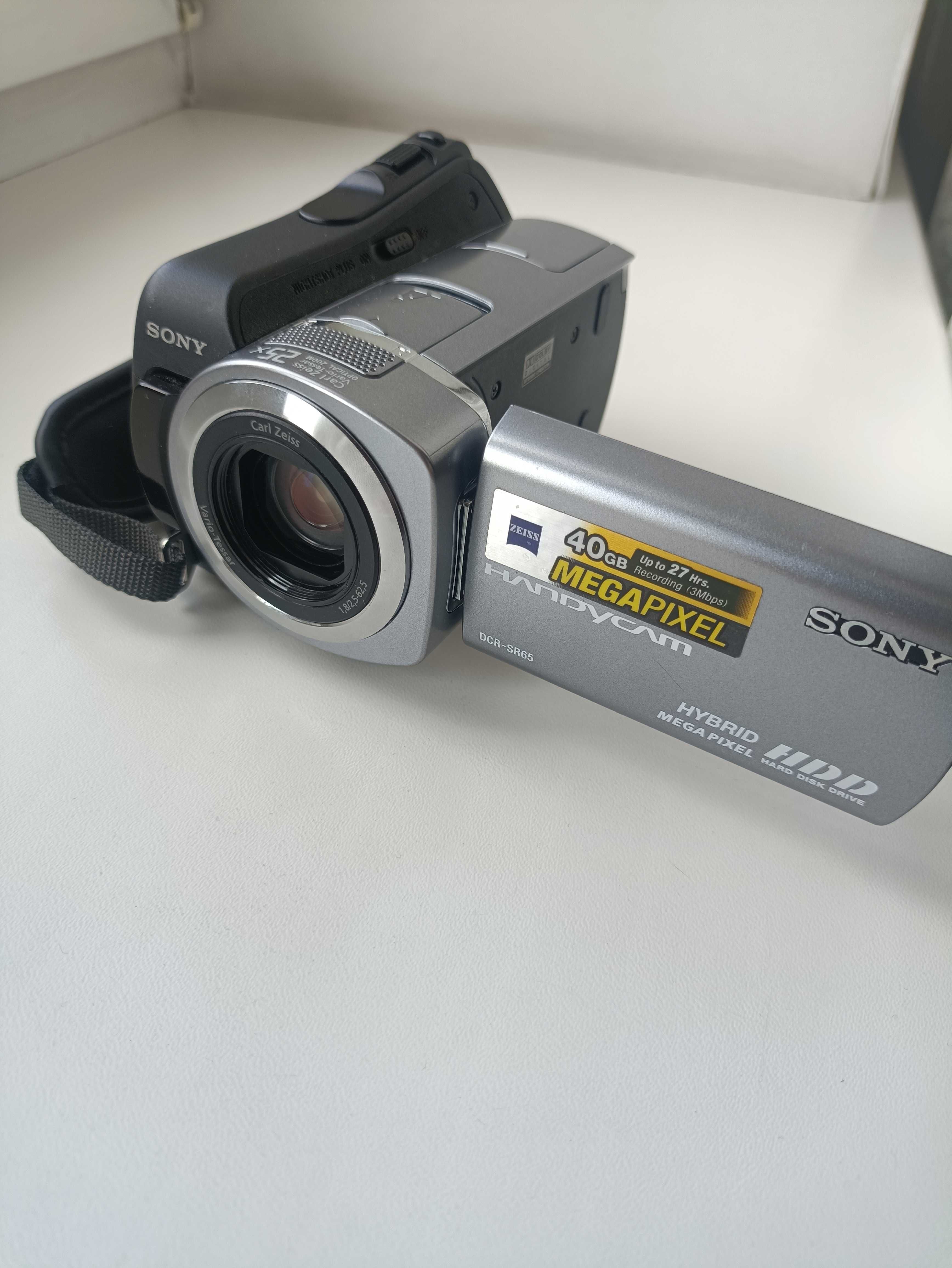 Видеокамера Sony DCR-SR65E 40 Gb hdd с оптическим зумом 25х камера