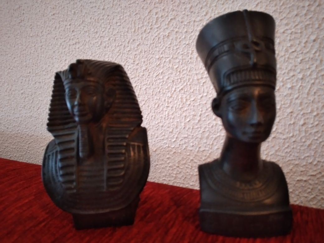 Conjunto de estatuetas egípcias