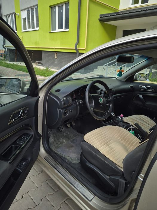 Skoda.  superb..