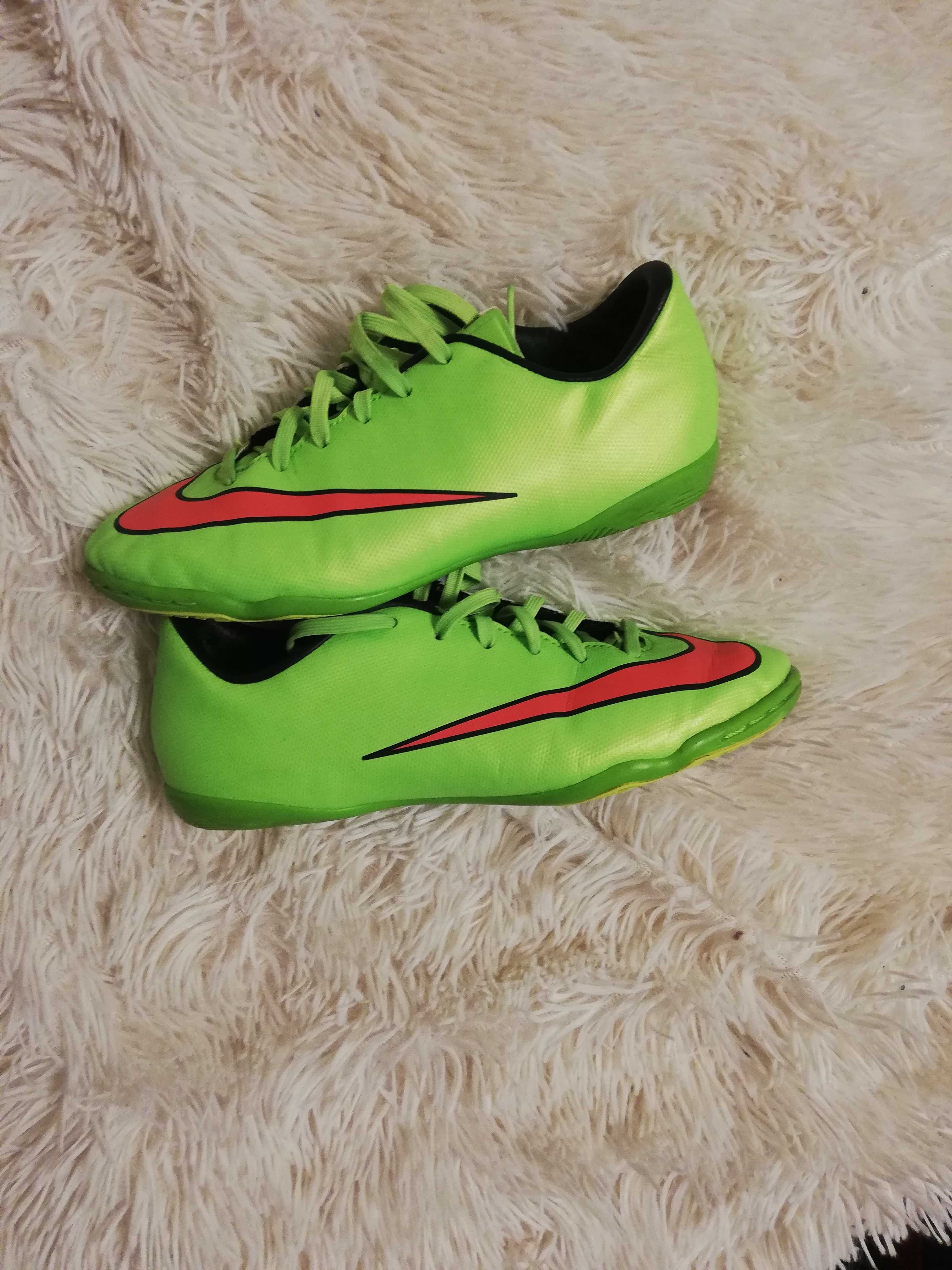 Nike Mercurial 34 halówki Nike 34 Mercurial neon