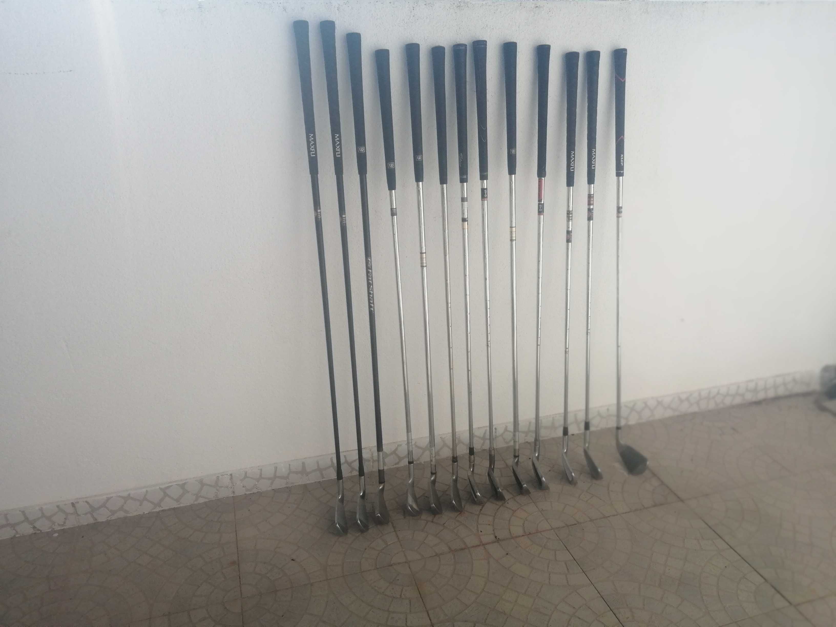 Lote de 5 tacos de golfe variados