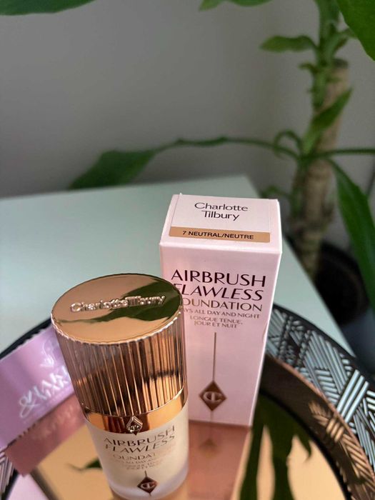 Charlotte Tilbury Airbrush Flawless Foundation 7 Neutral