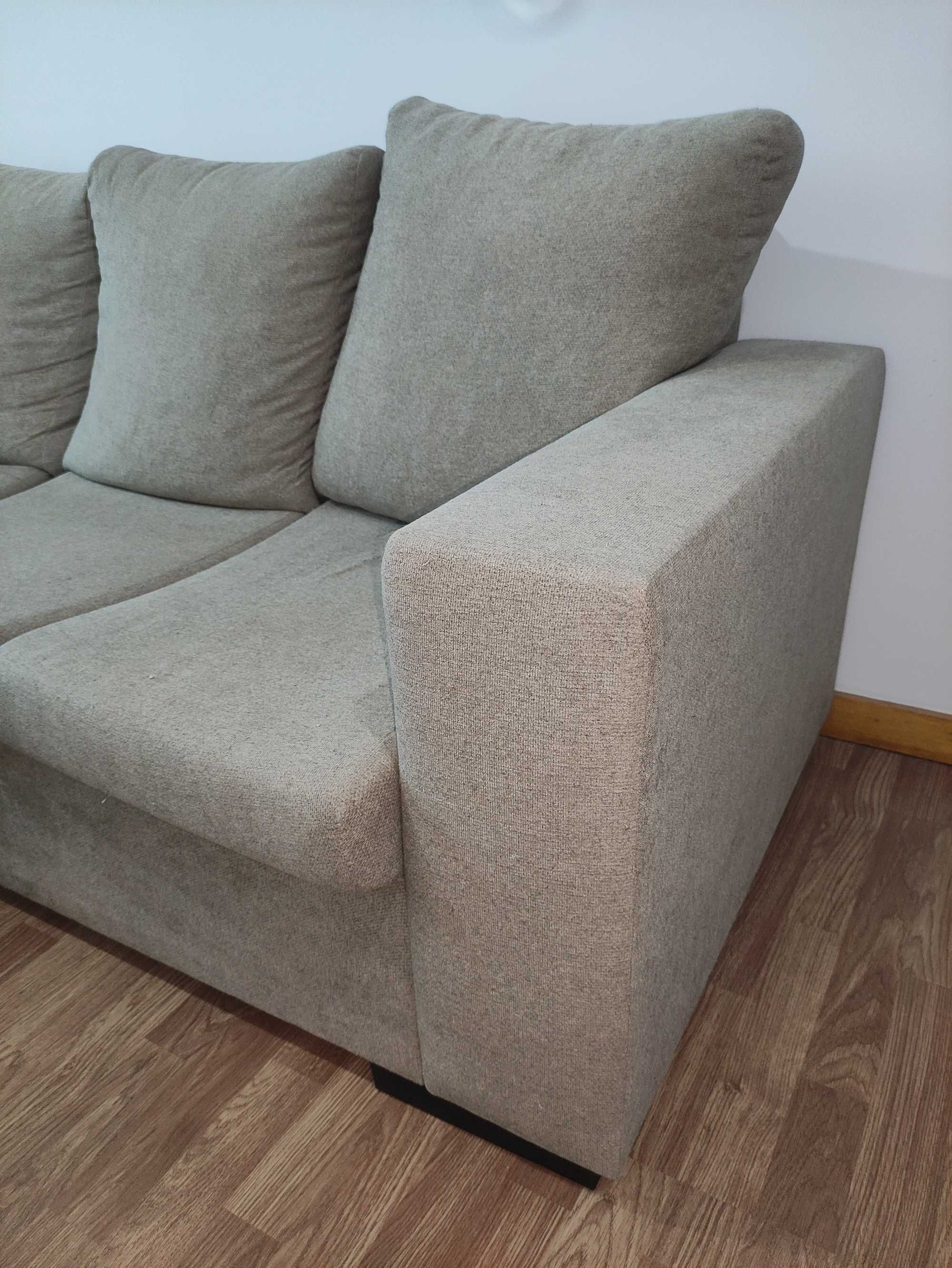 Sofá Bege com chaise longue reversível