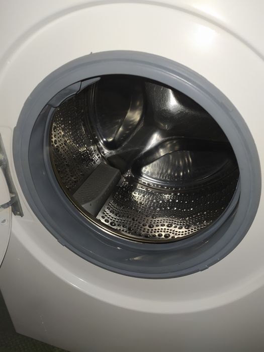 ПРОДАМ пральну машинку бренду SIEMENS на 7 кг.