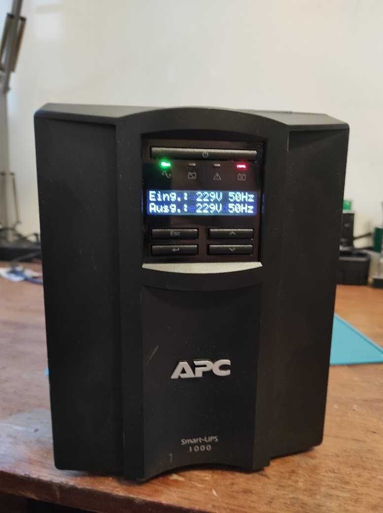 ДБЖ APC Smart-UPS 1000VA LCD SMT1000I Без АКБ чистий синус 24В