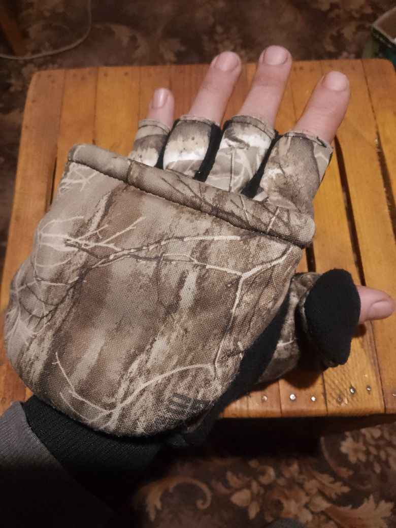 Перчатки-варежки утеплённые, ветрозащищенные.