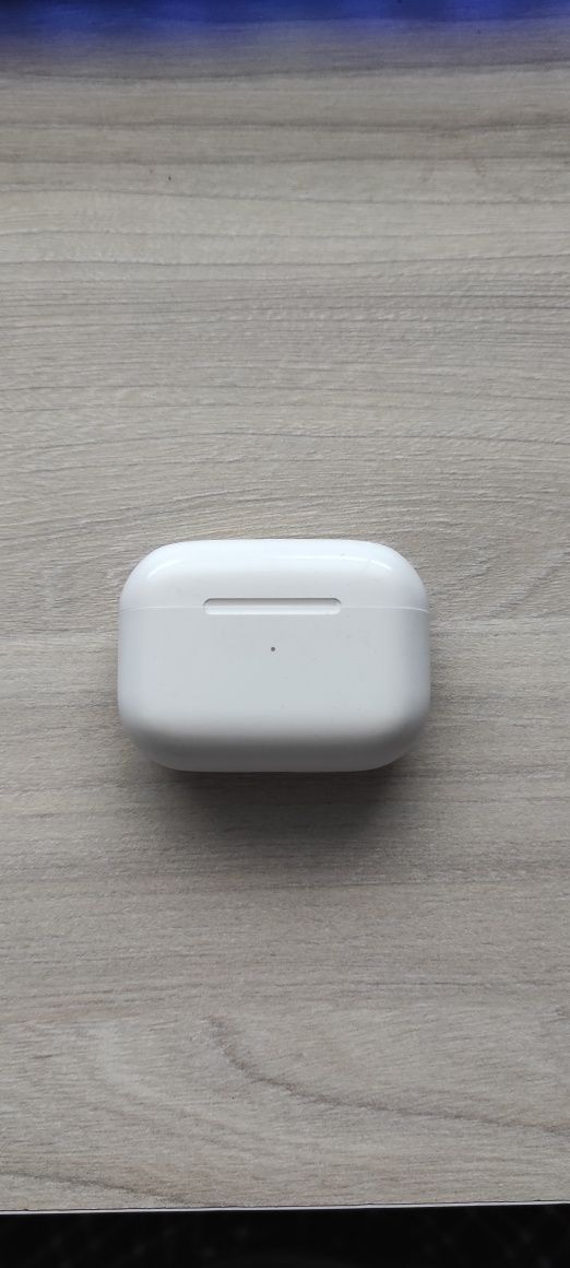 !!!СРОЧНО!!! Продаю РАБОЧИЙ КЕЙС AirPods Pro!